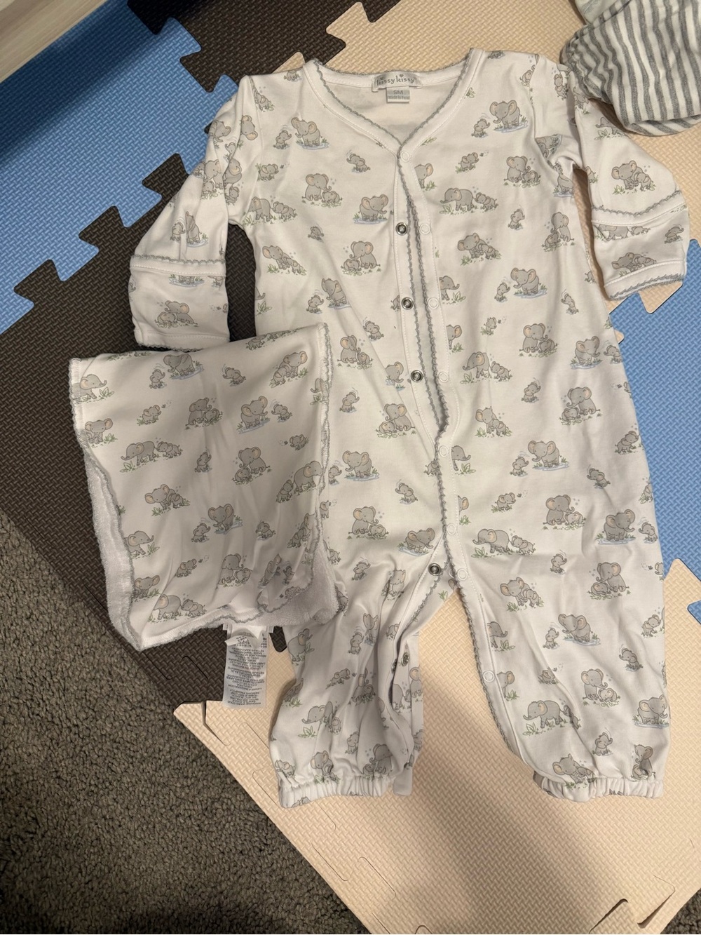 Kissy Kissy Converter Gown & Burp Cloth